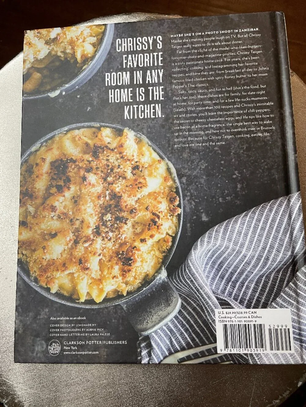 Cravings: Recipes for All the Food You Want to Eat by Chrissy Teigen